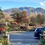 Lakeside Lodge